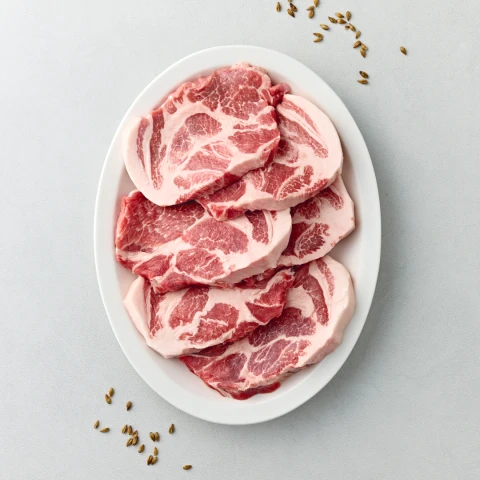 보리먹인 캐나다산 돼지 목살 구이용 1kg