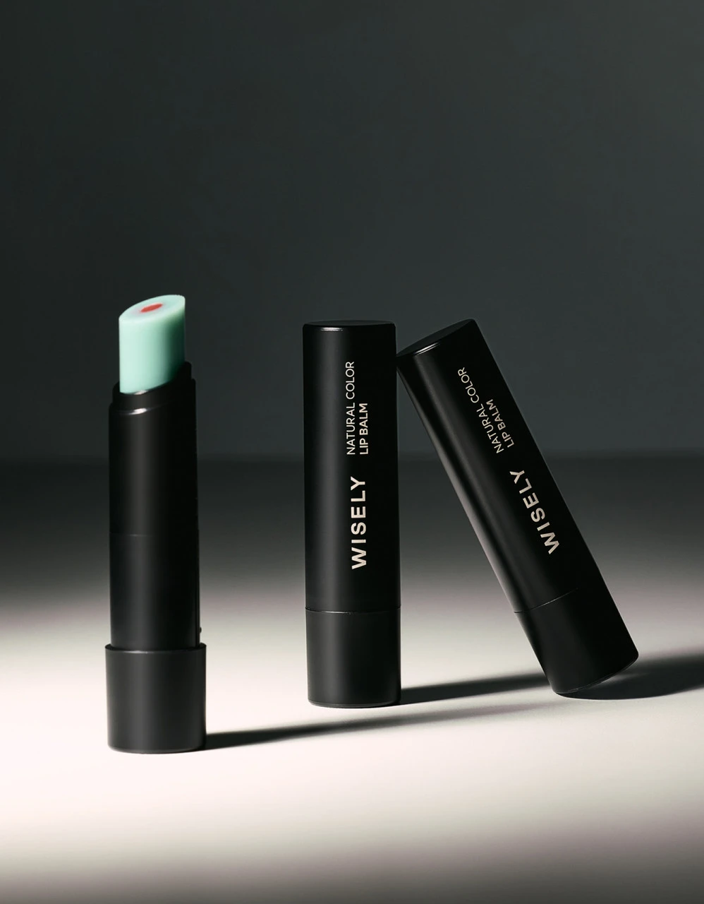 남성을 위한 내추럴 컬러 립밤 3g