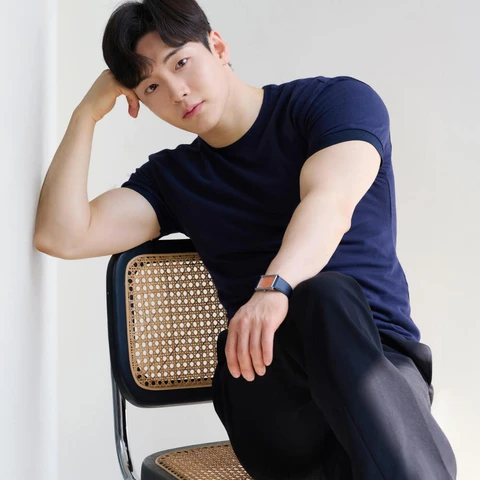 어깨넓어보이는 머슬핏 반팔 밴딩버전 무지 티셔츠